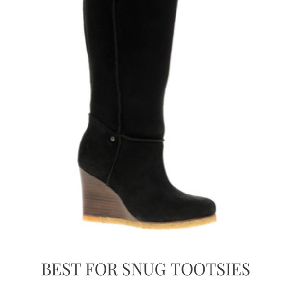 ❤️💯 original Ugg black suede wedge boots - Picture 5 of 13